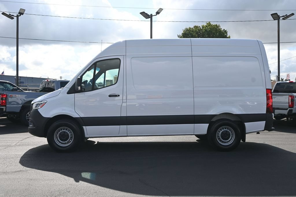 Used 2023 Mercedes-Benz Sprinter 2500 image 7