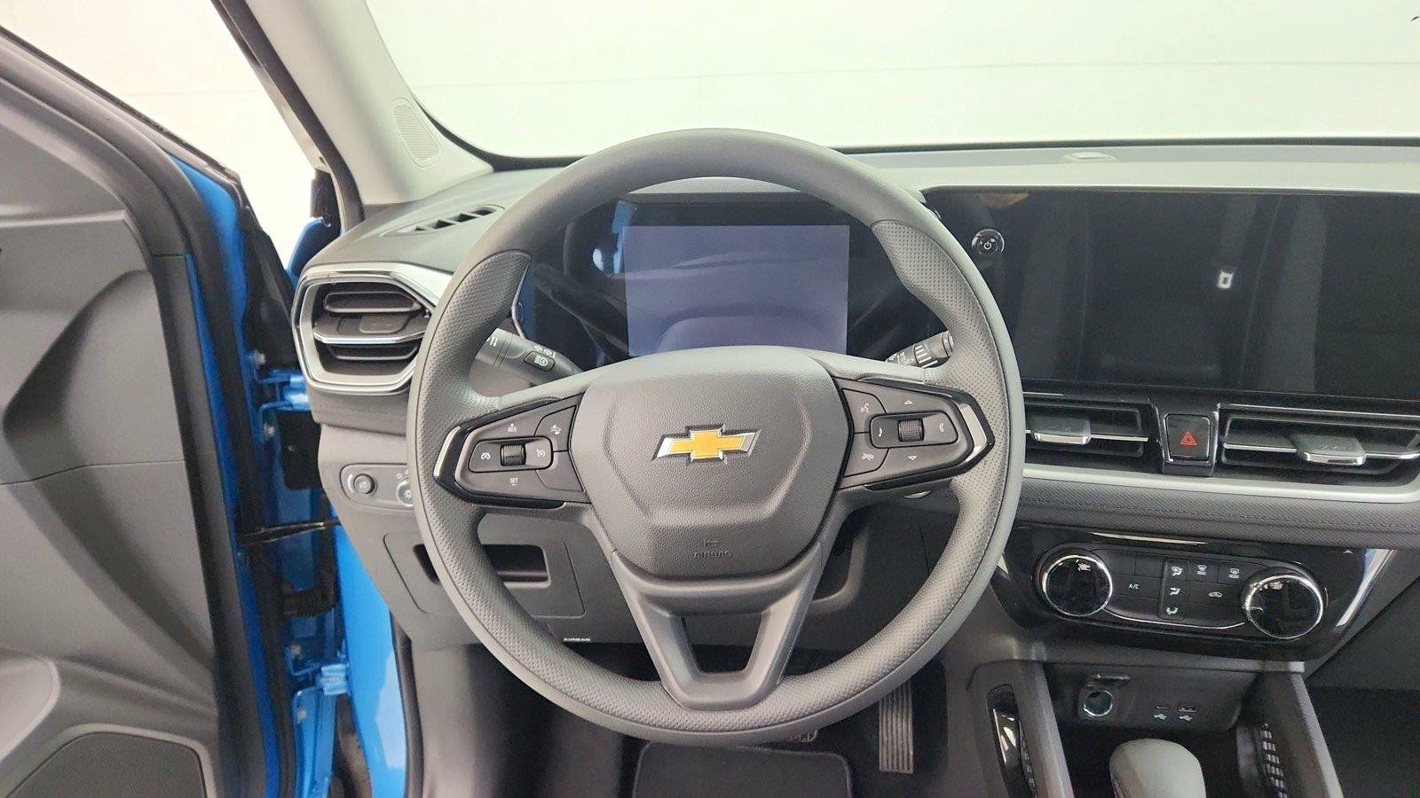 Used 2025 Chevrolet TrailBlazer LT FWD image 23