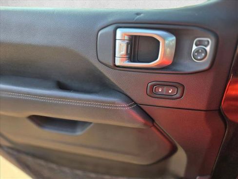 Used 2020 Jeep Wrangler Unlimited Sahara AWD/4WD image 22