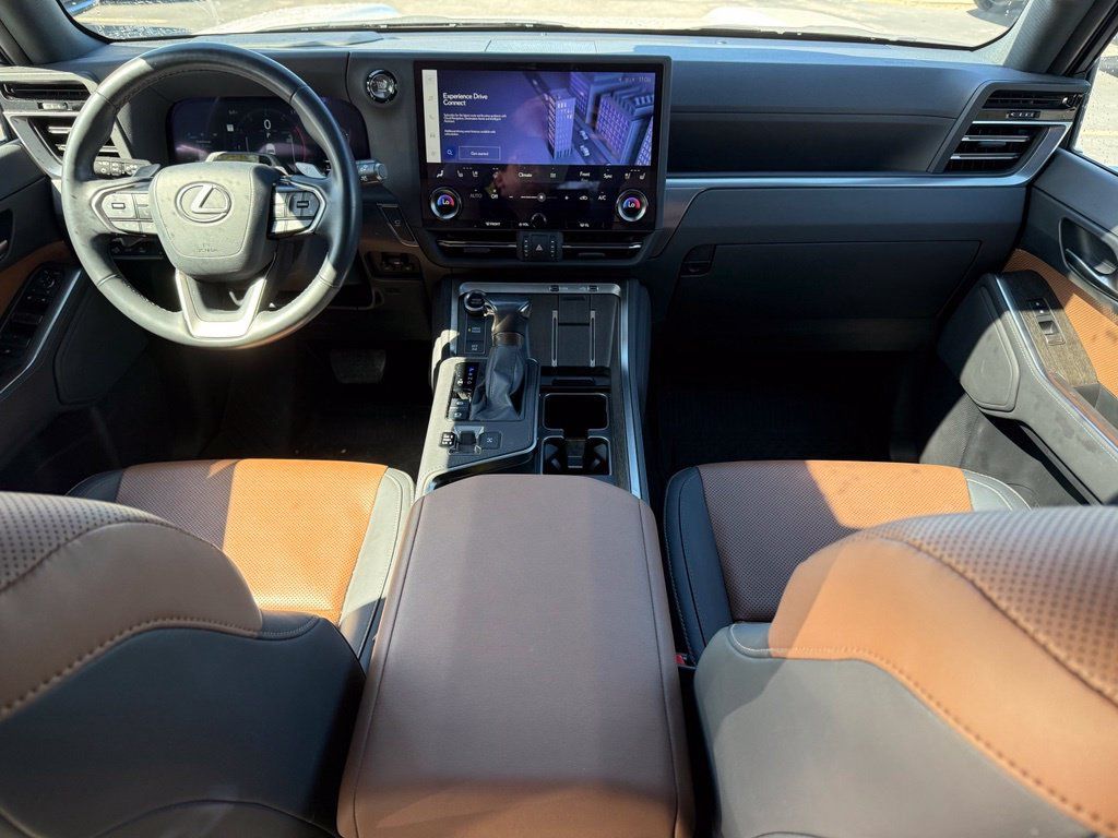 Used 2024 Lexus GX 550 w/ Accessory Package (2T) AWD/4WD image 16