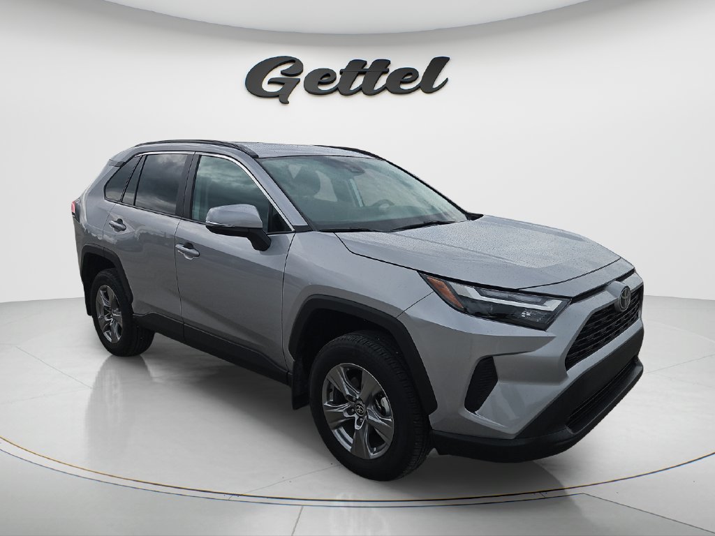 Used 2025 Toyota RAV4 XLE FWD image 3