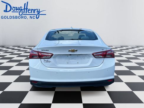 Used 2019 Chevrolet Malibu LT w/ Driver Confidence Package II FWD image 4