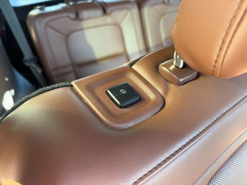 Used 2025 Lincoln Aviator Reserve w/ Equipment Group 201A image 13