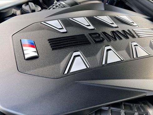 Used 2025 BMW X7 M60i image 35