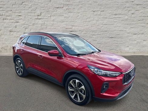 Used 2024 Ford Escape Platinum w/ Premium Technology Package image 7