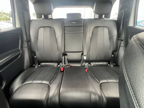 Used 2025 Mercedes-Benz GLB 250 image 38