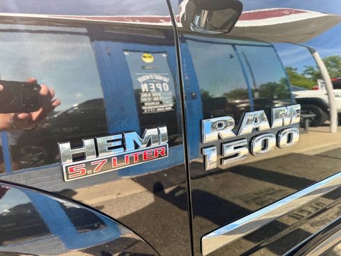 Used 2017 RAM 1500 Laramie AWD/4WD image 8