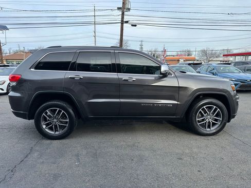 Used 2018 Jeep Grand Cherokee Limited w/ Luxury Group II image 8