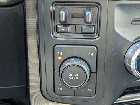 Used 2023 Ford F150 Platinum image 27