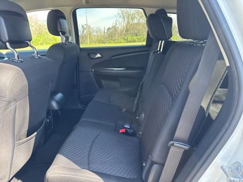 Used 2017 Dodge Journey SE image 13