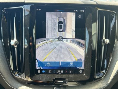 Certified 2025 Volvo XC60 B5 Plus AWD/4WD image 23