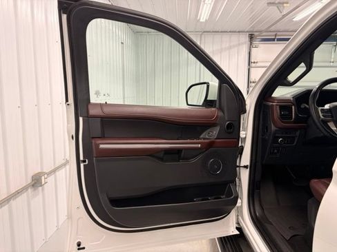 Used 2022 Ford Expedition Max Limited AWD/4WD image 15