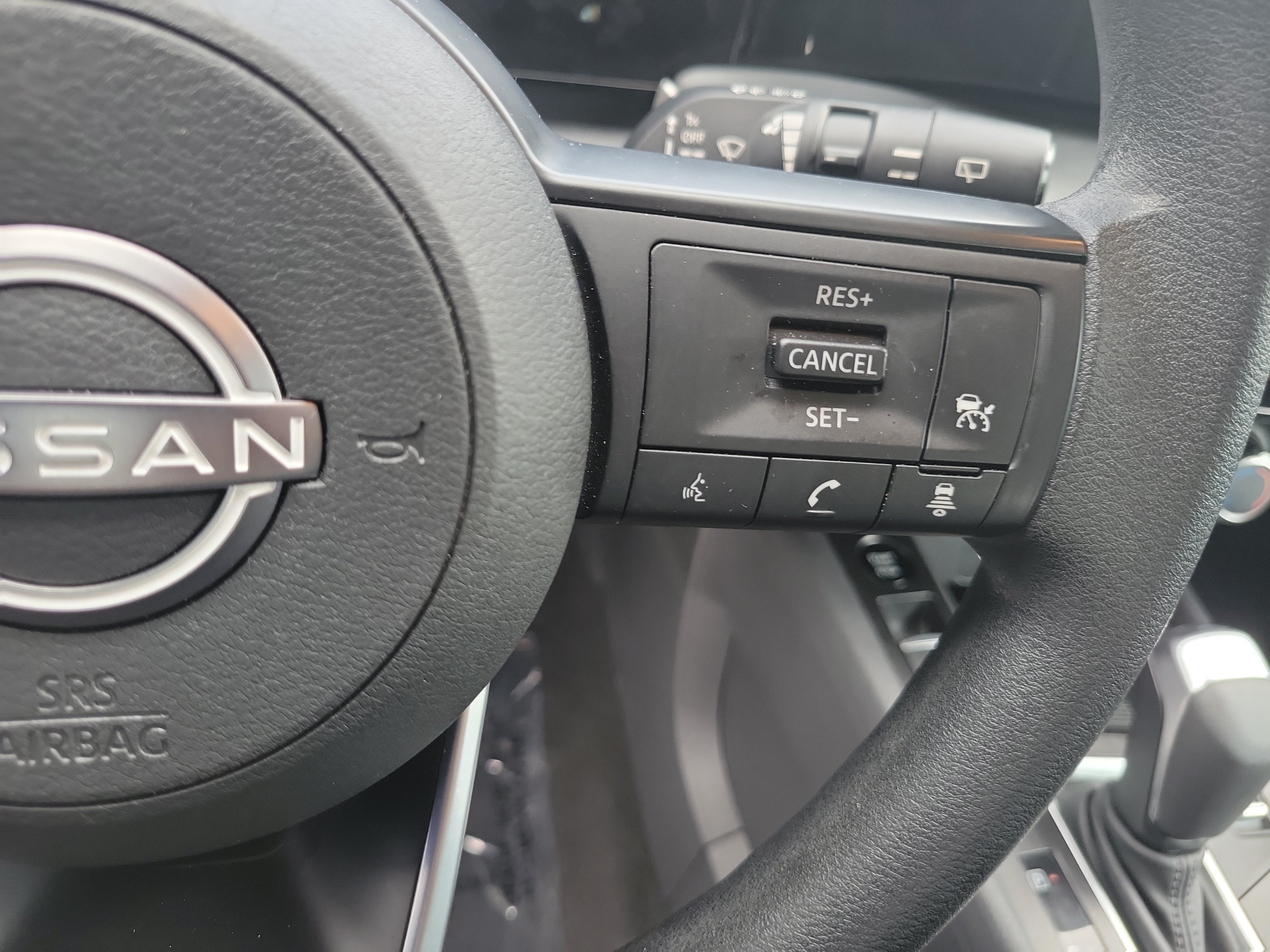 Used 2025 Nissan Kicks S FWD image 27