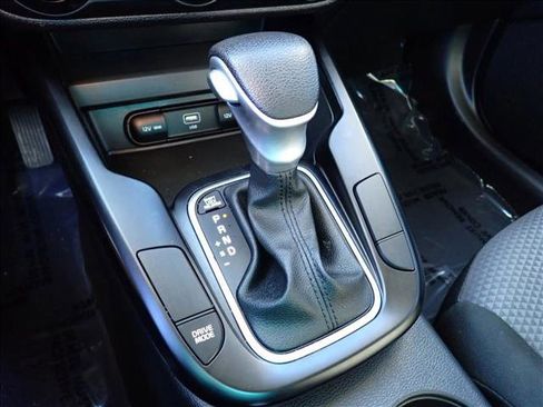 Used 2023 Kia Soul LX w/ LX Technology Package image 15