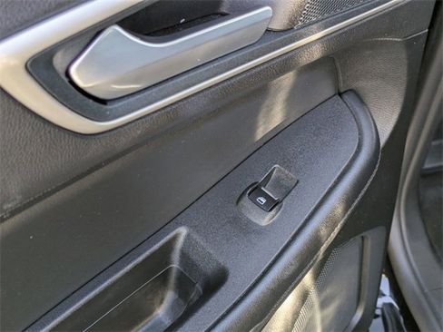 Used 2024 Ford Edge SEL image 27