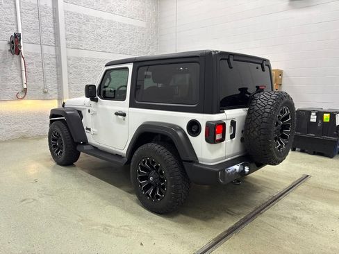 Used 2022 Jeep Wrangler Sport AWD/4WD image 7