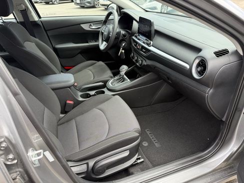 Used 2023 Kia Forte LXS FWD image 19