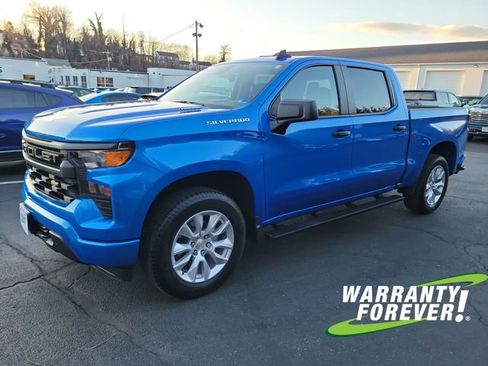 Used 2025 Chevrolet Silverado 1500 Custom image 3