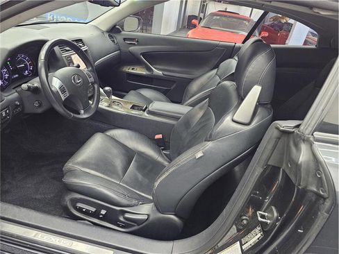 Used 2011 Lexus IS 250C image 9