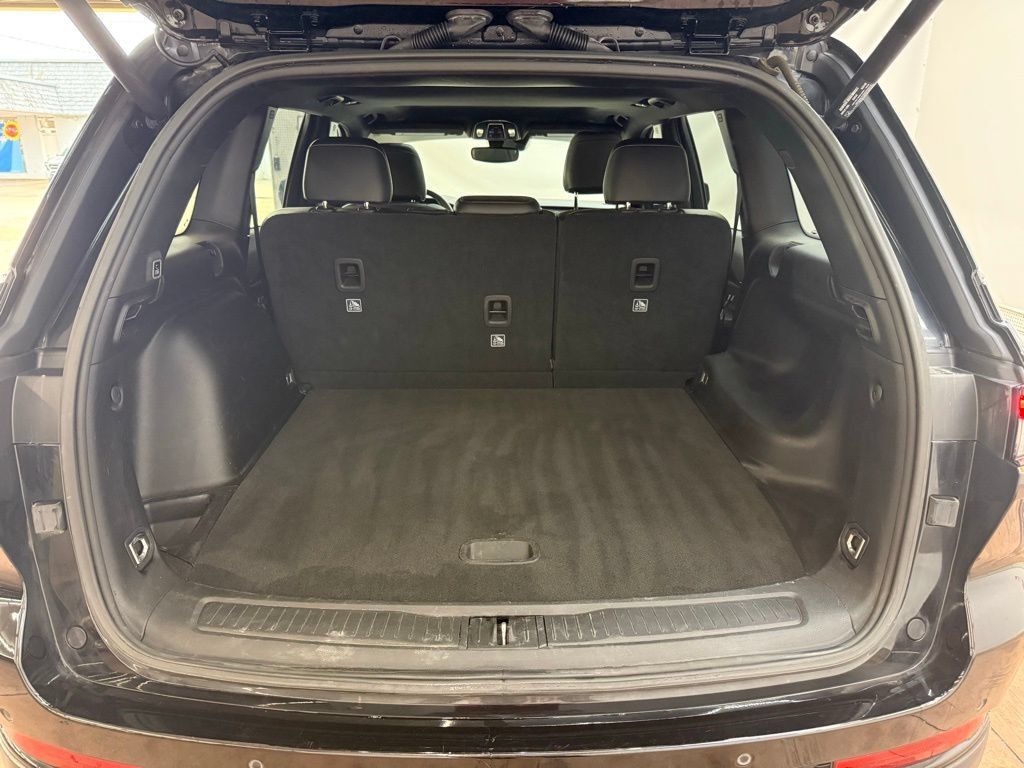 Used 2023 Jeep Grand Cherokee Altitude AWD/4WD image 18