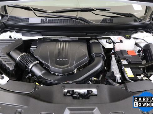 Used 2025 Chevrolet Traverse LT image 14