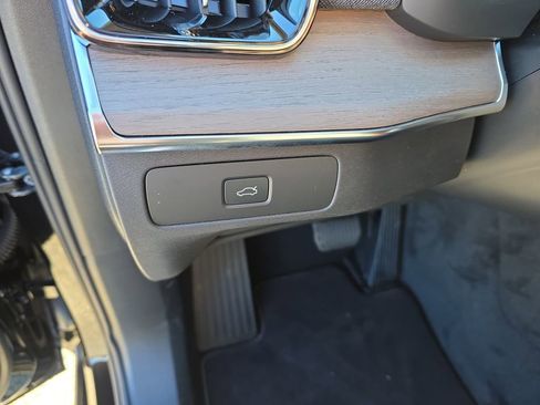 New 2026 Volvo XC90 B6 Plus w/ Protection Package Premier image 12