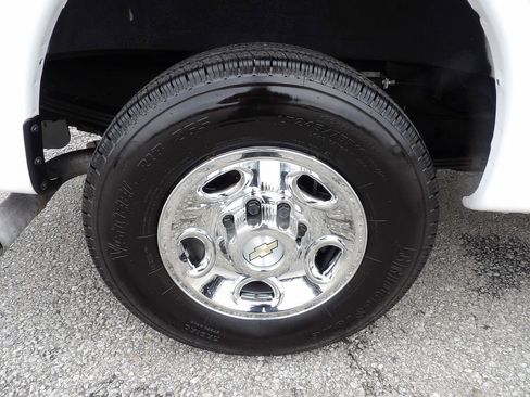 Used 2022 Chevrolet Express 2500 w/ Driver Convenience Package image 53