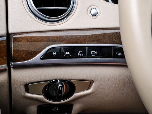 Used 2015 Mercedes-Benz S 550 Sedan w/ Sport Package w/ Sport Package image 28