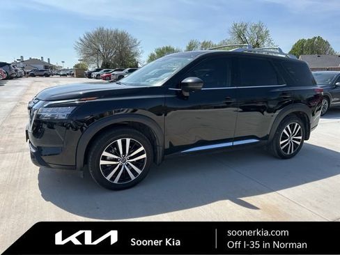 Used 2024 Nissan Pathfinder Platinum w/ Cargo Package image 1