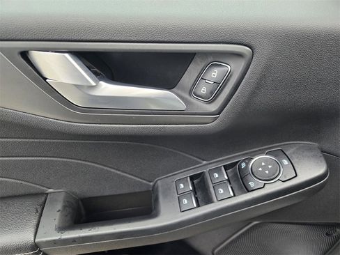 Used 2023 Ford Escape SE w/ Class II Trailer Tow Package image 16