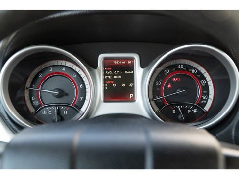 Used 2019 Dodge Journey SE FWD image 11
