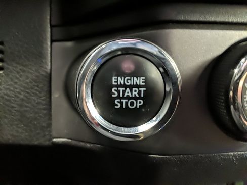 Used 2019 Toyota Tacoma TRD Sport image 23