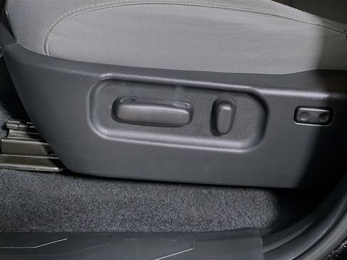 Used 2022 Toyota Tacoma SR5 image 15