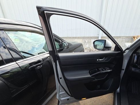 Used 2022 Nissan Pathfinder SV image 7