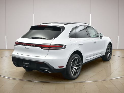 Certified 2026 Porsche Macan AWD/4WD image 24