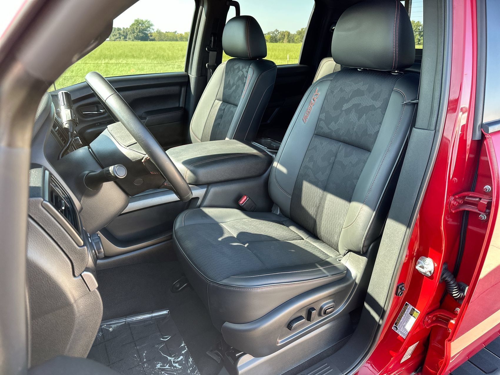 Used 2022 Nissan Titan PRO-4X w/ Pro-4x Utility Package AWD/4WD image 11