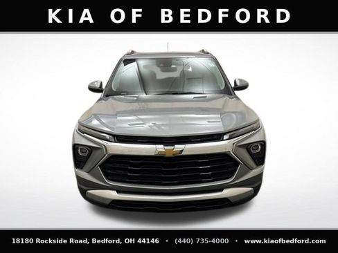 Used 2026 Chevrolet TrailBlazer LT FWD image 2