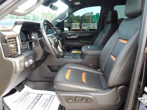 Used 2024 GMC Sierra 2500 AT4 w/ AT4 Premium Plus Package AWD/4WD image 18