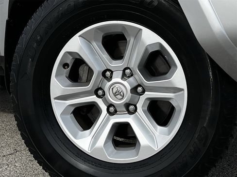 Used 2022 Toyota 4Runner SR5 Premium image 29