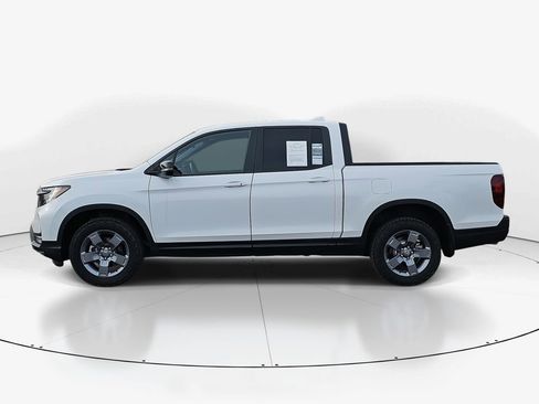 Used 2025 Honda Ridgeline TrailSport image 4
