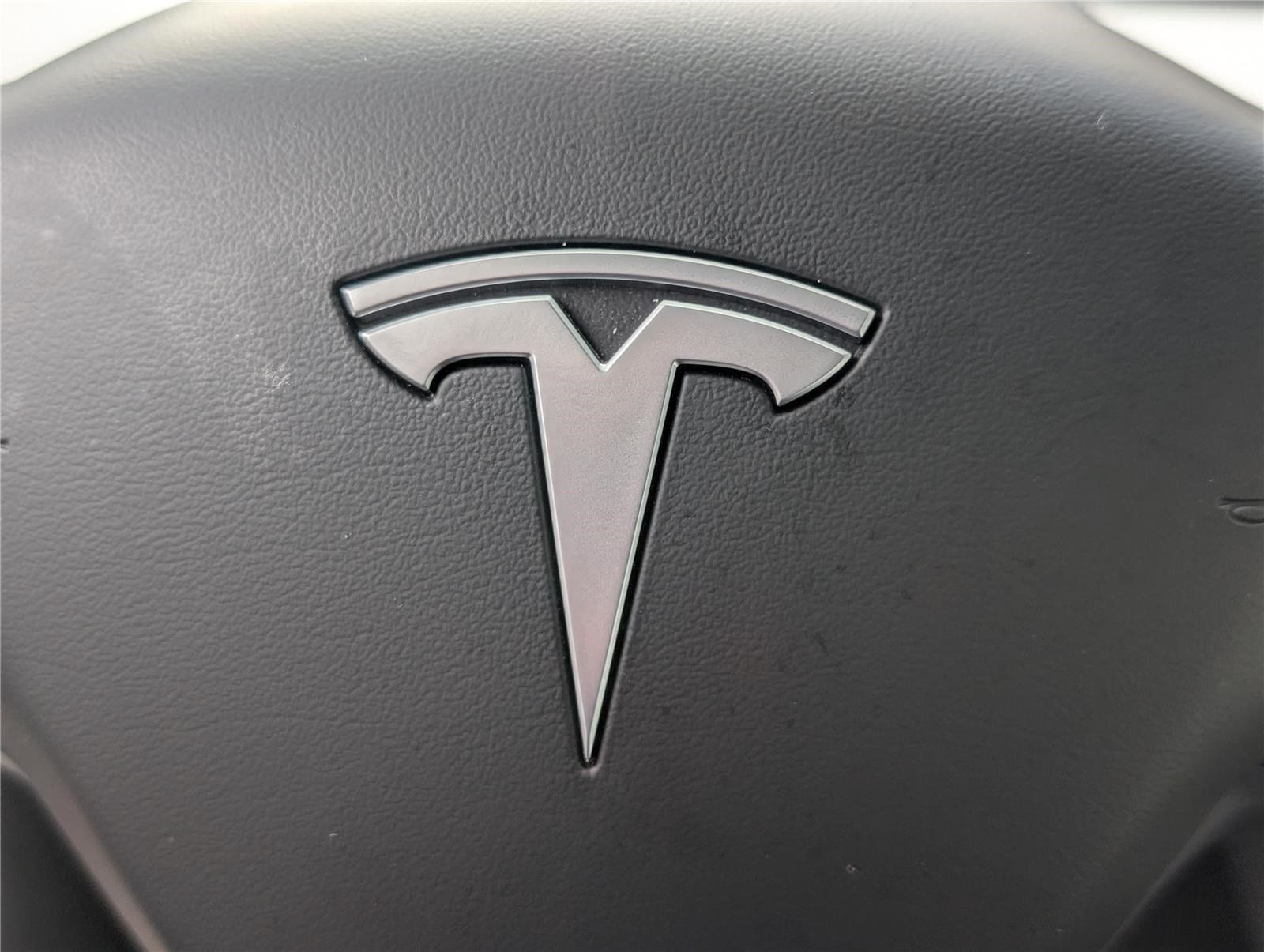 Used 2025 Tesla Model Y Long Range RWD image 23