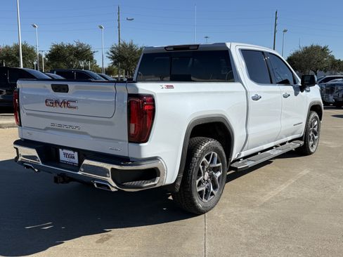 New 2026 GMC Sierra 1500 SLT image 5