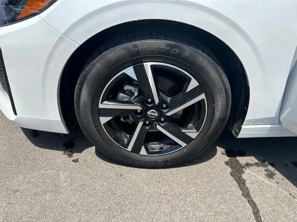 Used 2024 Nissan Sentra SV FWD image 31