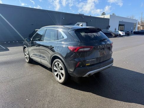 Used 2023 Ford Escape Platinum image 9