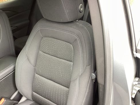 Used 2025 Chevrolet Equinox EV LT image 10