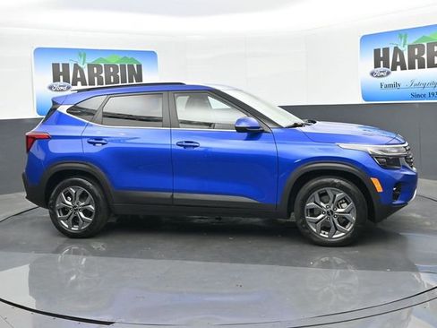 Used 2024 Kia Seltos S AWD/4WD image 7