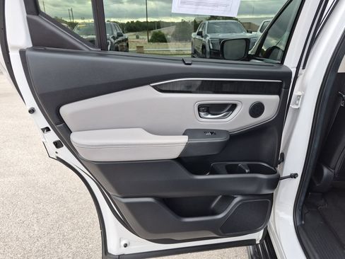 Used 2024 Honda Pilot Elite image 35