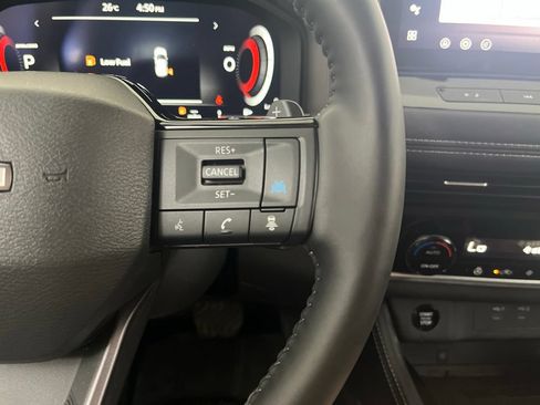 Used 2025 Nissan Rogue Platinum AWD/4WD image 60
