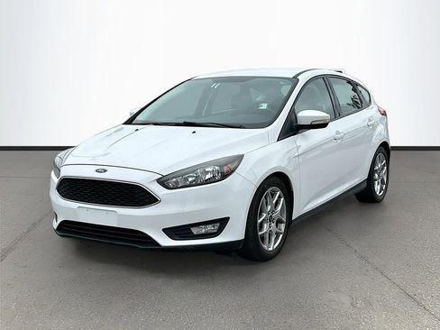 Used 2015 Ford Focus SE w/ Equipment Group 201A image 3