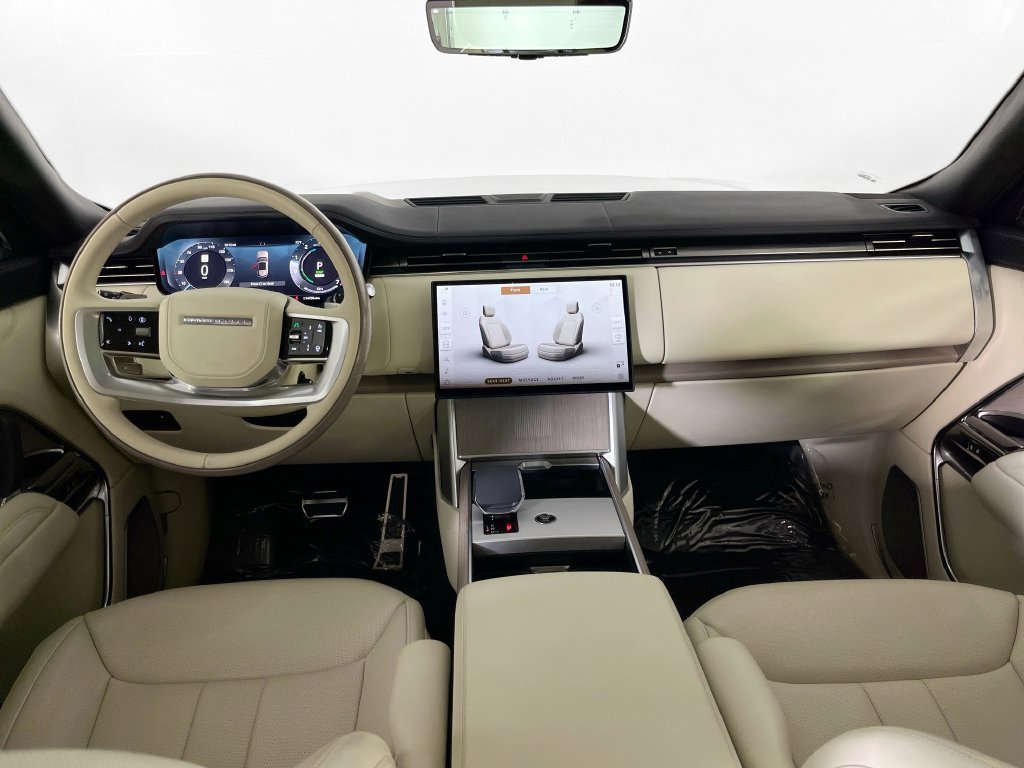 Used 2025 Land Rover Range Rover Autobiography AWD/4WD image 10